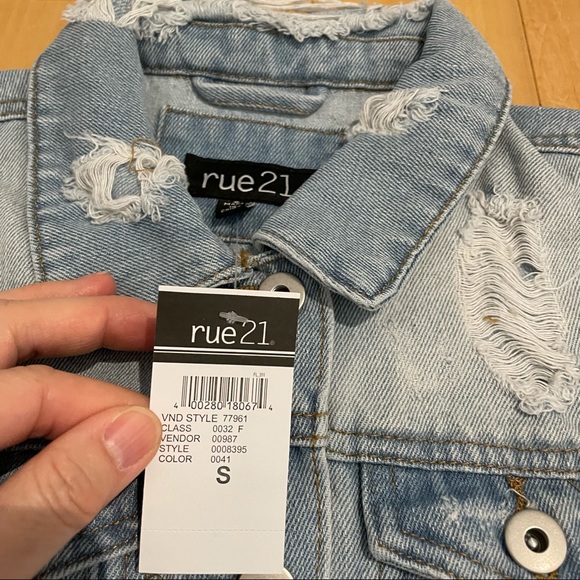 NWT women’s jean jacket - Picture 3 of 11